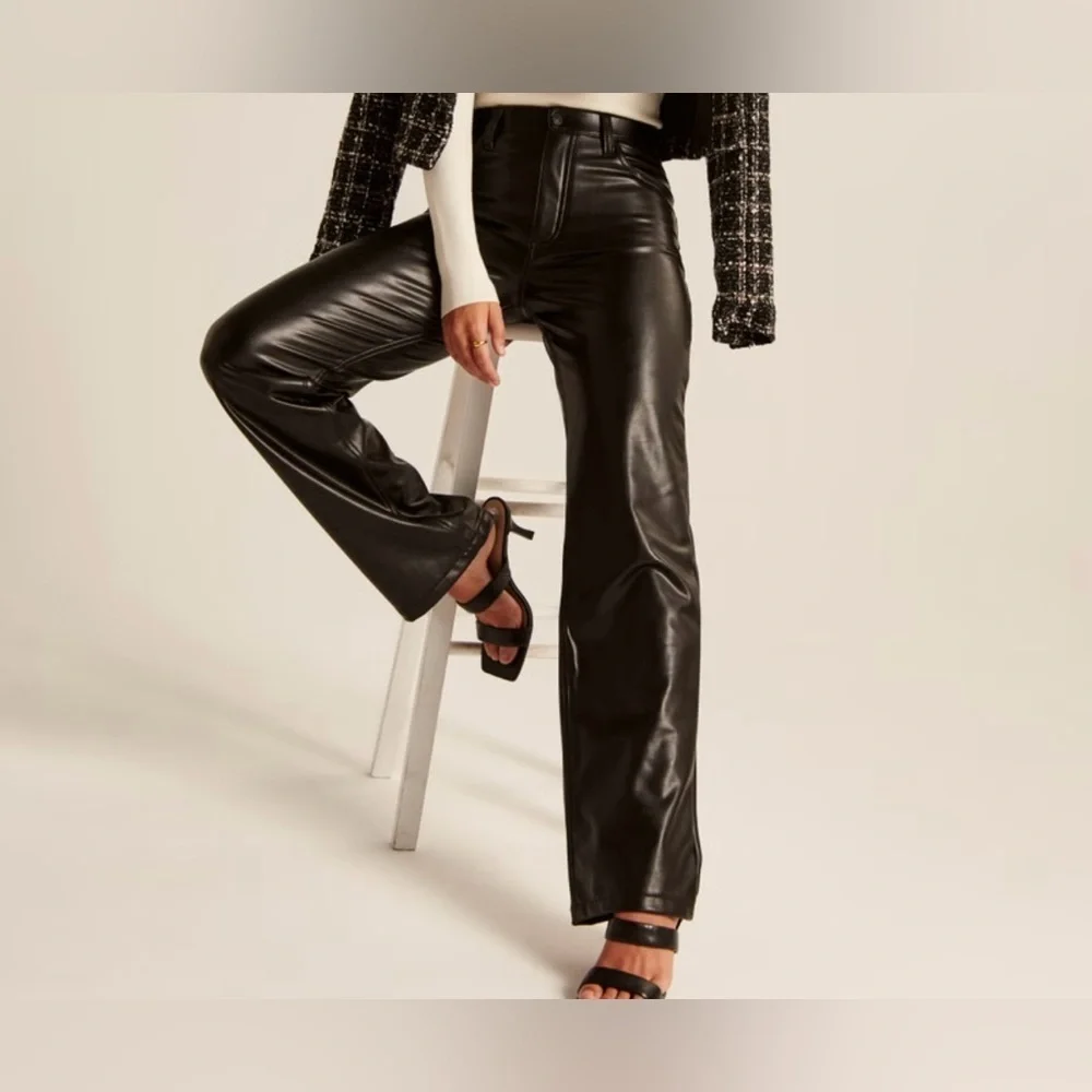 Abercrombie&Fitch Faux Leather 90s Relaxed Jean Ultra High Rise Pants size 25/0S - Picture 2 of 9